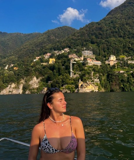 chubby latina teen onlyfans naked picture