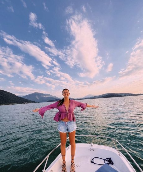 Constanza Cerundolo art model pictures