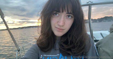 spaceybabebrooke pretty pornstar archive