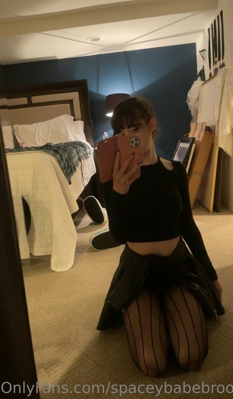 spaceybabebrooke star erotic picture