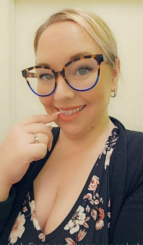 marymoonkat art model pictures