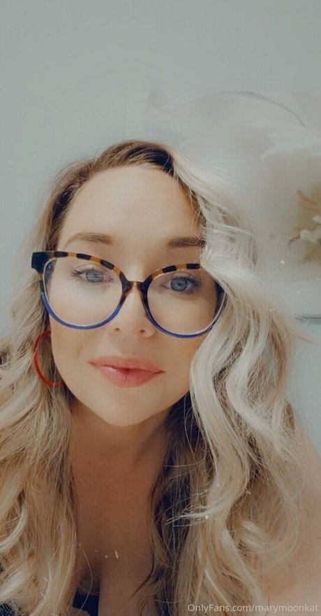 marymoonkat Quick model image