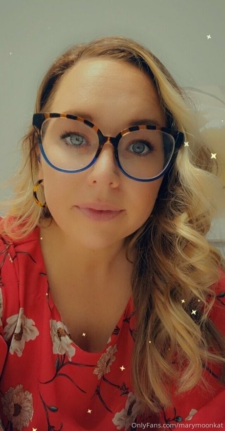 marymoonkat nudes model image