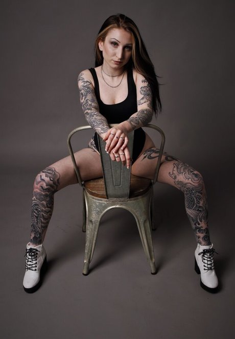 Morgan Adams pornstar sexy img