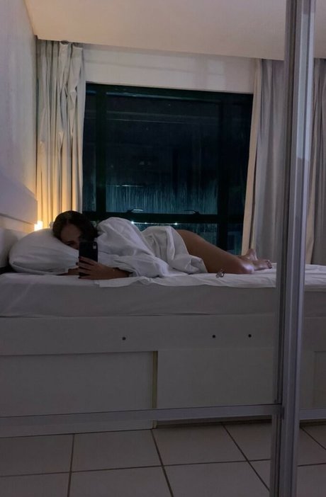 alecavalcanticorreia nude actress pic