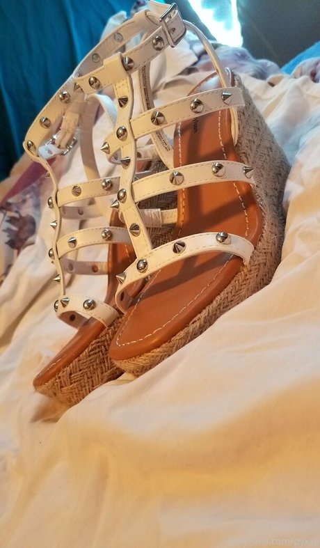 pyxxii hot model pics