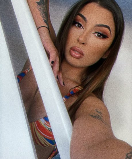 Pietracoimbra model exclusive image