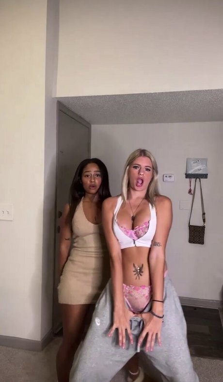 Lindsey Star beautiful model image