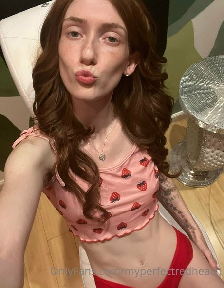 cheerleader nude onlyfans naked picture