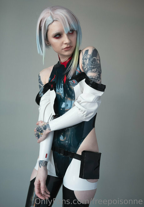 freepoisonne model naked images