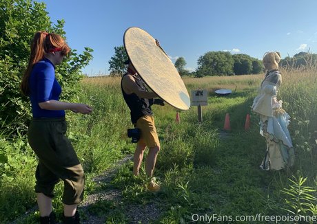 freepoisonne naked actress images