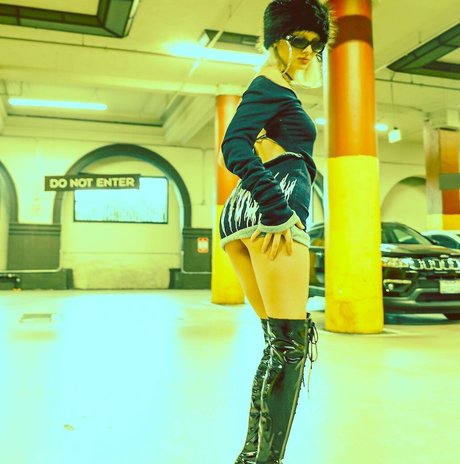 liittlekrissy exclusive pornstar pictures