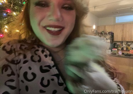 tragedyann pornstar adult photo