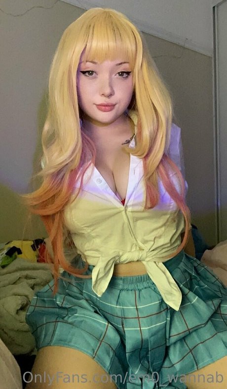 em0 wannab naked model image