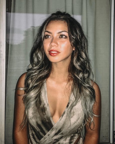 Kama Dung model erotic images