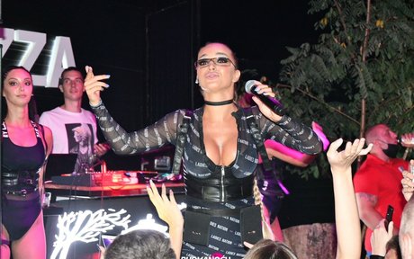 Teodora Dzehverovic model erotic pics