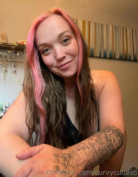 curvycutiexo pornstar pics