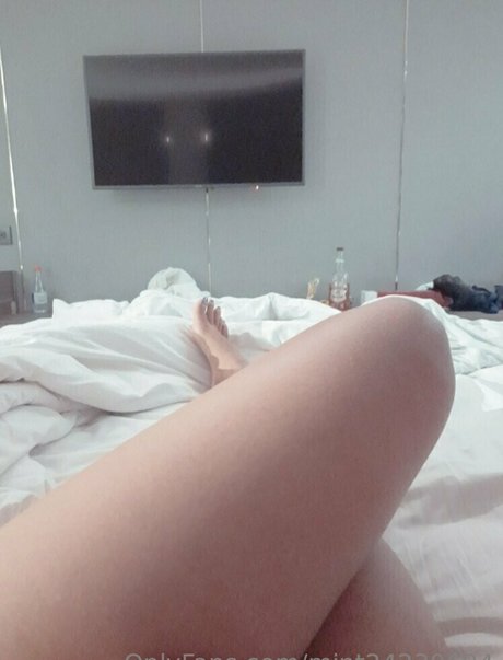 mint24230694 naked star galleries