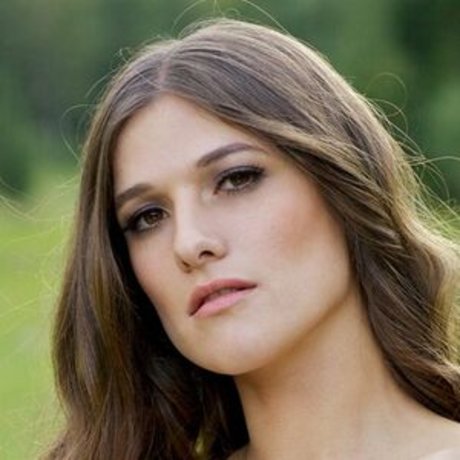 Farm Girl pornstar perfect photo