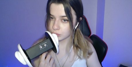 Aveykitty pornographic actress img