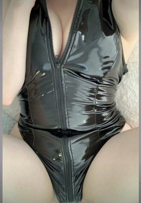 Aveykitty nice pornstar pictures