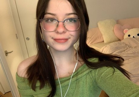 Aveykitty model top pics