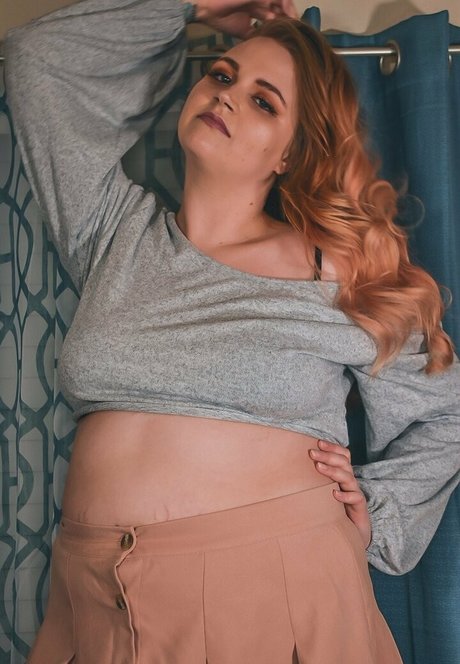 kinkycurvykat adult model photos