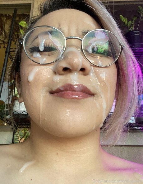 Emi Evans pretty star img