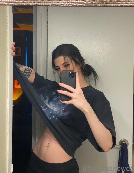 thrasherlewds model pornographic photo