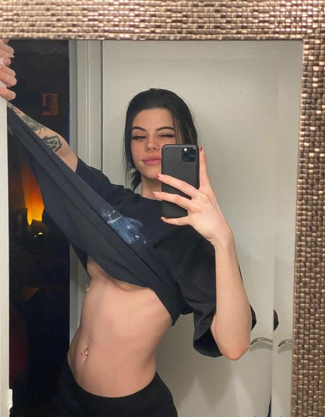 thrasherlewds model photo