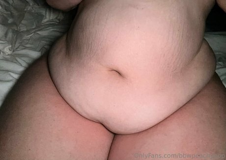 bbwpeachypop pornographic actress photo