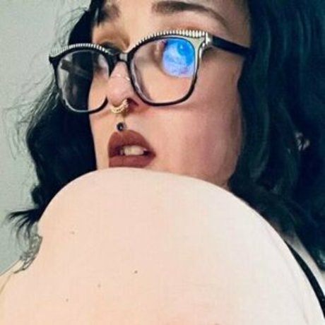 mommyglutton free actress pictures