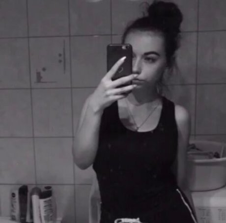 Baranyai Lanyok star perfect galleries