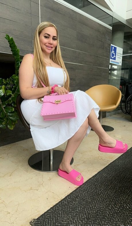 lagonzalez31 erotic actress photos