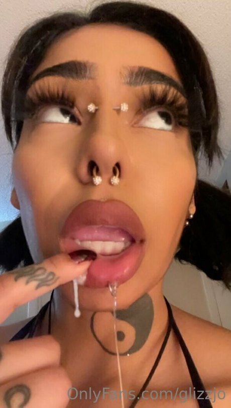 glizzjo adult star pic