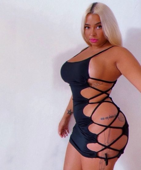 yourfavlambo star perfect photo