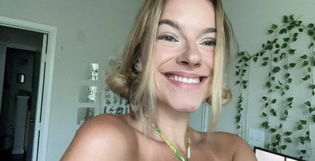 lilmisslindsey star xxx galleries