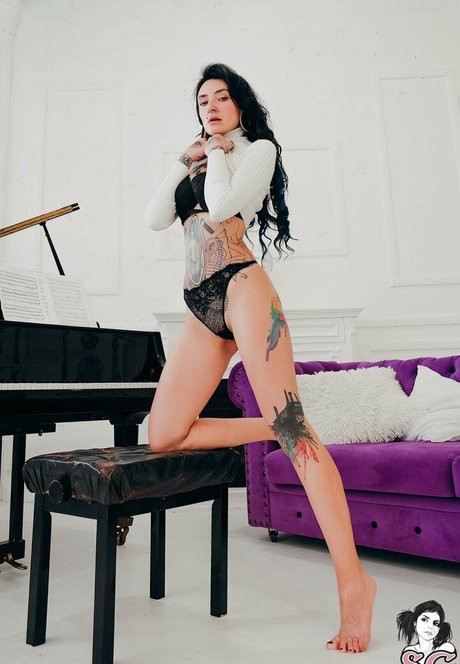 Lublue naked pornstar picture