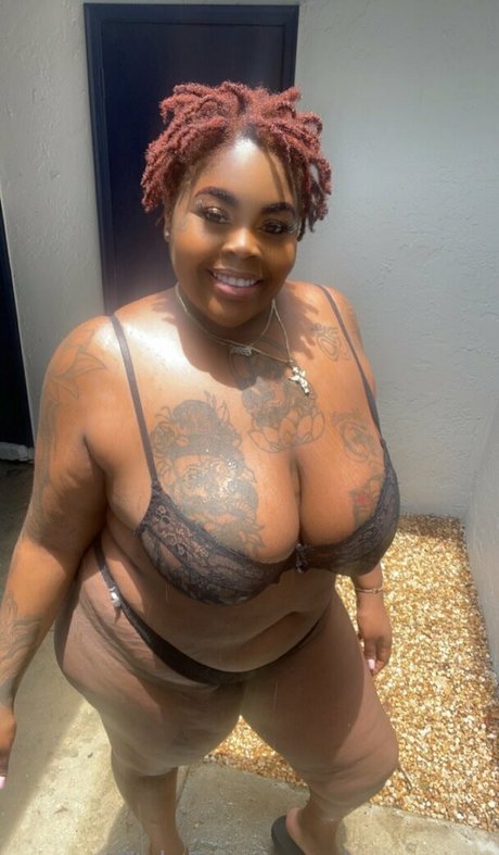 screwraq star naked images