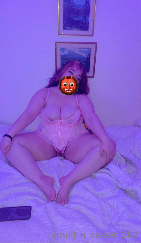 smoll n sweet 2k2 model top pics