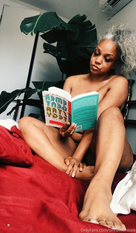 Sinnamon Love beautiful pornstar photos