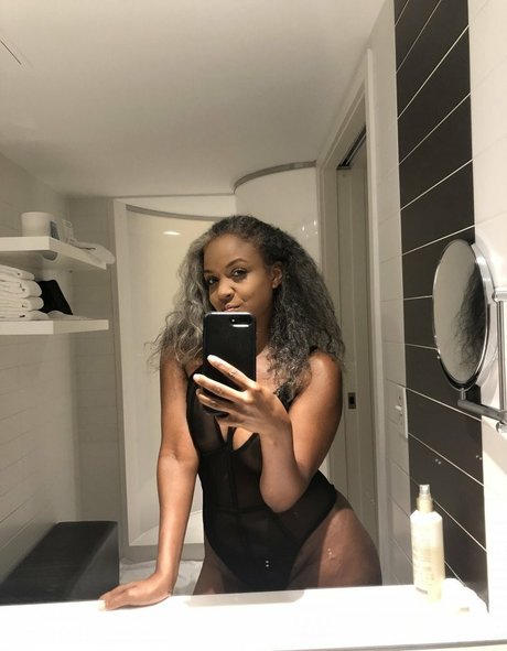 Sinnamon Love nudes pornstar photos