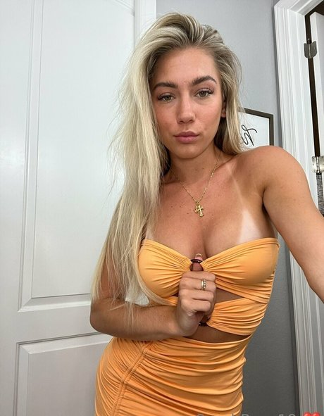 sarahrose19 high quality actress picture