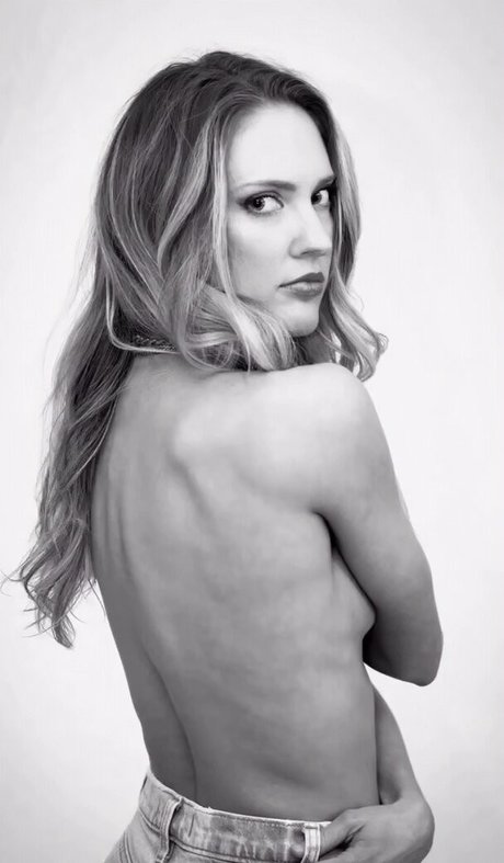 Ciara Hanna model nice picture