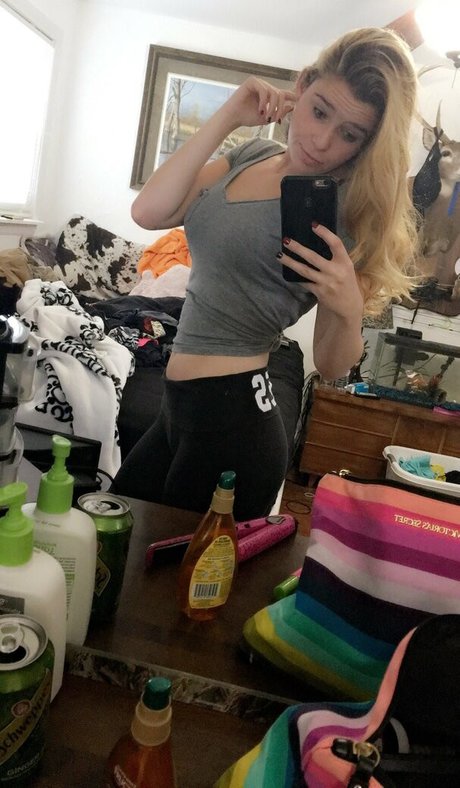 chevygirl31799 model high quality photo