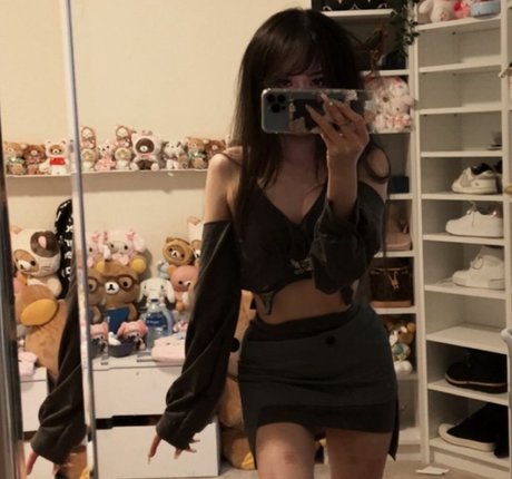 basedlilv adult actress photos