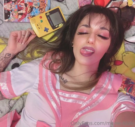 meewc18 adult actress pic