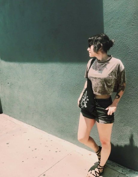 Holly Conrad model nude photos