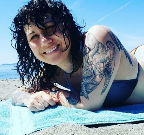 Holly Conrad star beautiful pic