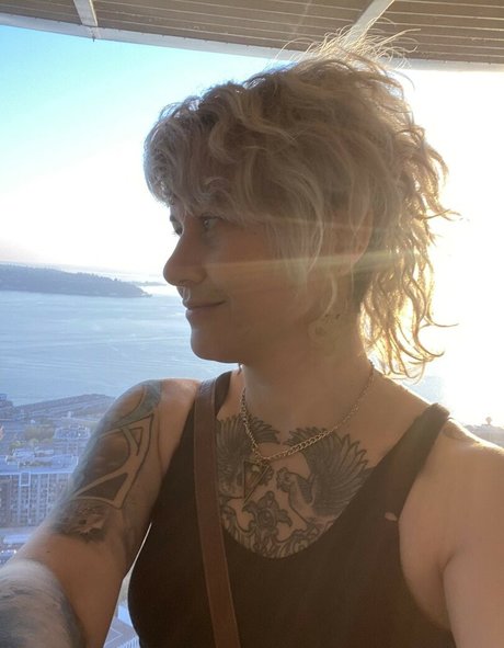 Holly Conrad star xxx gallery